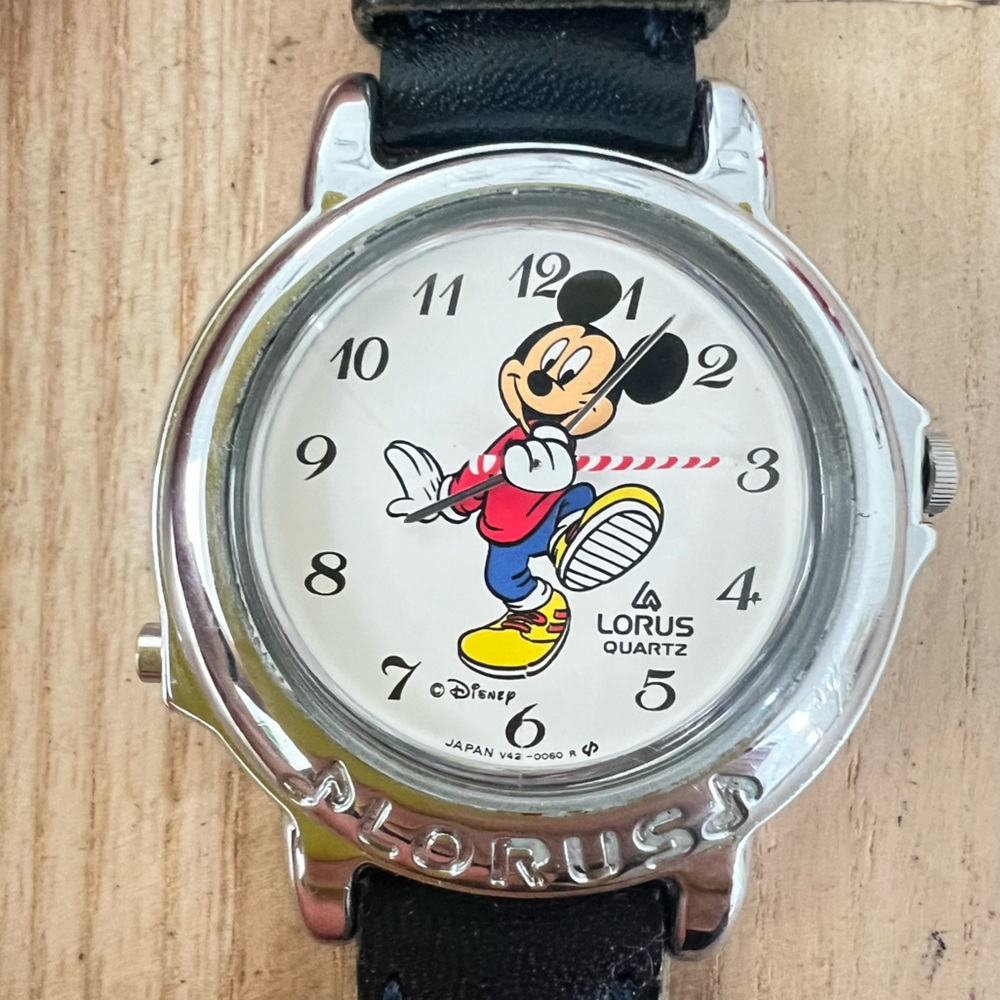 Disney musical Mickey Mouse 75th anniversary watch and tin NEW BATTERY